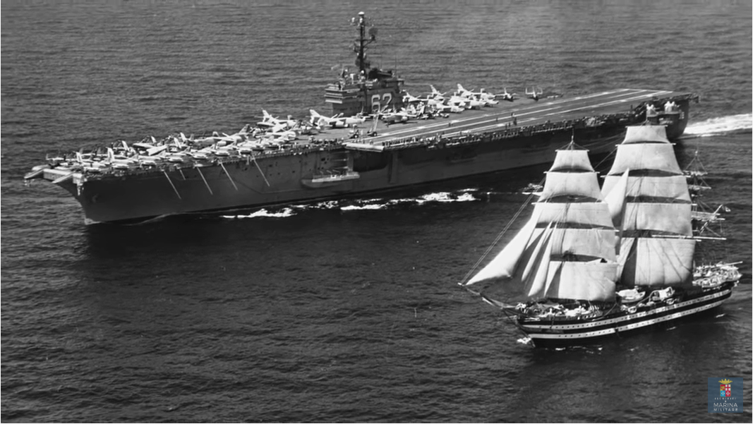 Incontro Amerigo Vespucci e USS Independence - 1962