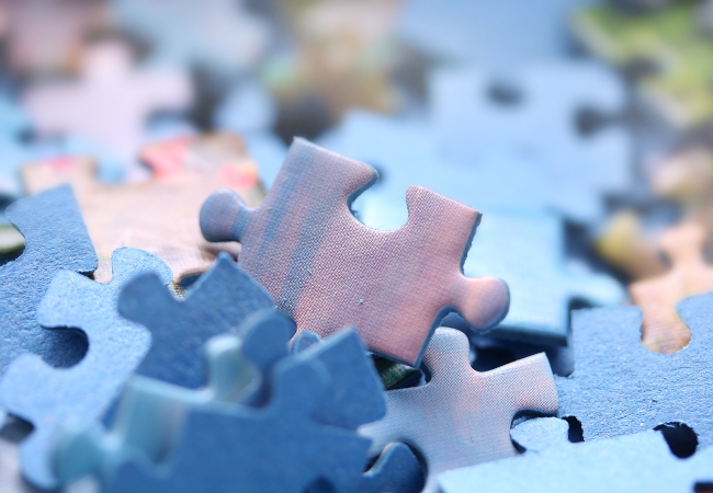 Comporre un puzzle senza l'immagine. Come scrivere una nuova storia.